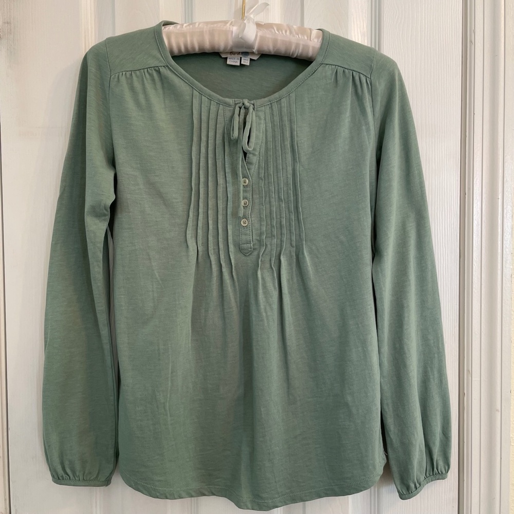 Boden 100% cotton pintuck tee green henley top